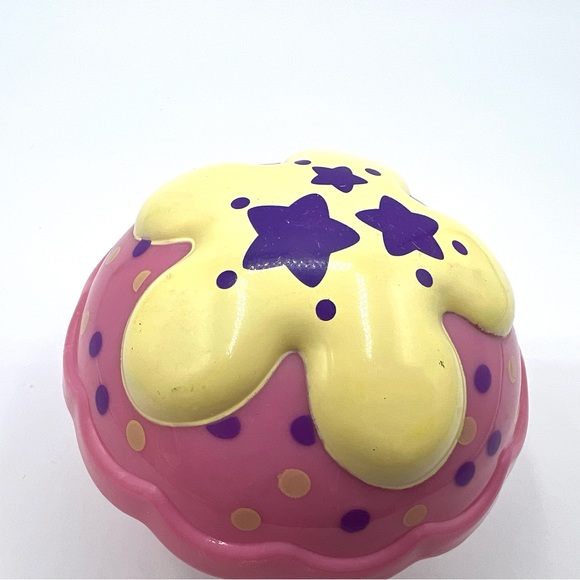 Cupcake Surprise Dolls Girls Haschel Toys Lot of 2 Cupcake Hat Sprinkles Swirls - Picture 10 of 13